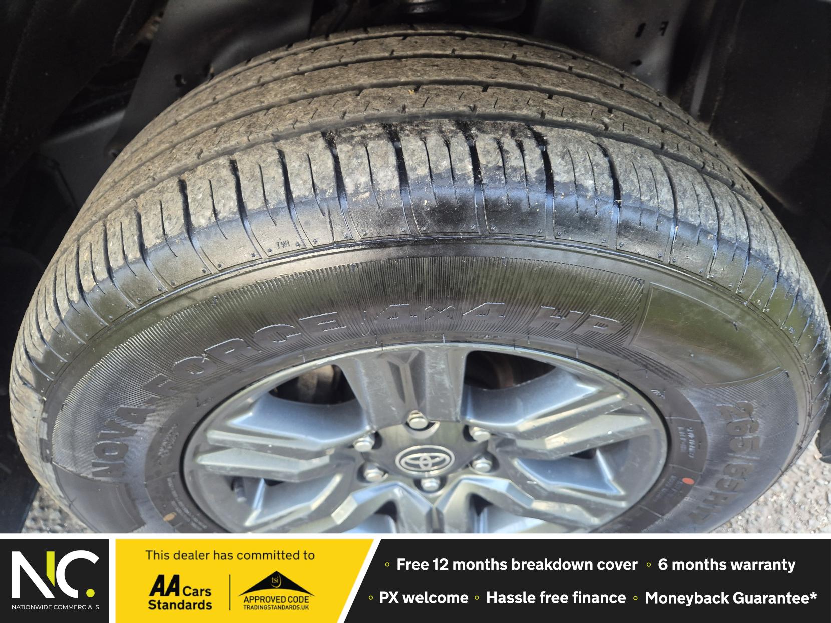 Toyota Hilux 2.4 D-4D Icon Pickup Double Cab 4dr Diesel Auto 4WD Euro 6 (s/s) (150 ps)