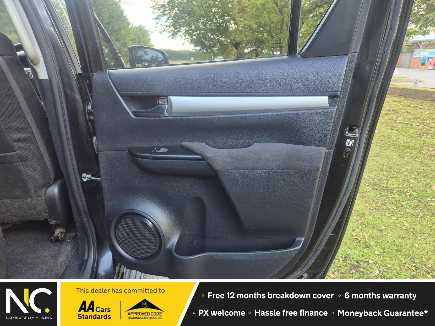 Toyota Hilux 2.4 D-4D Icon Pickup Double Cab 4dr Diesel Auto 4WD Euro 6 (s/s) (150 ps)