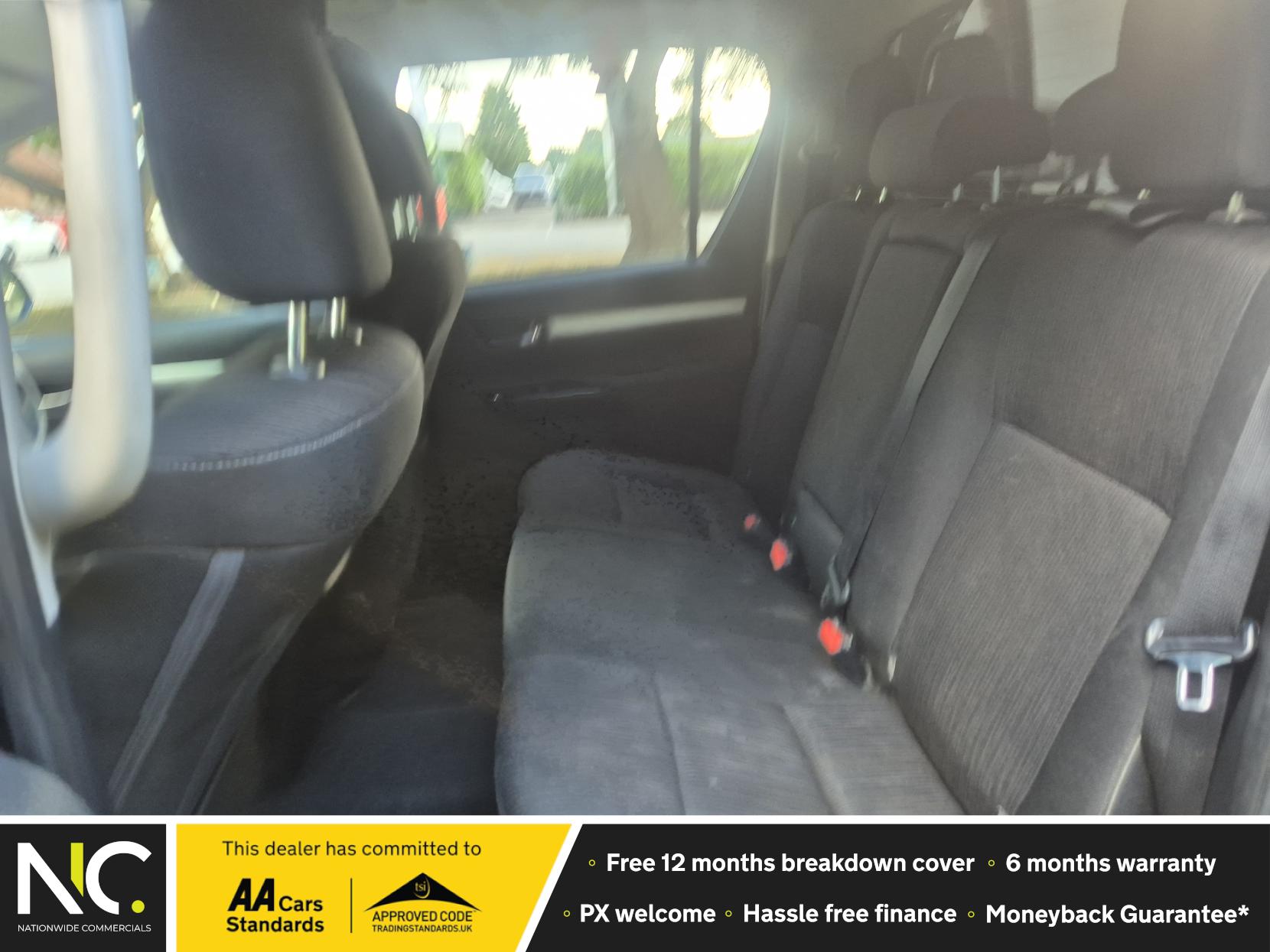 Toyota Hilux 2.4 D-4D Icon Pickup Double Cab 4dr Diesel Auto 4WD Euro 6 (s/s) (150 ps)