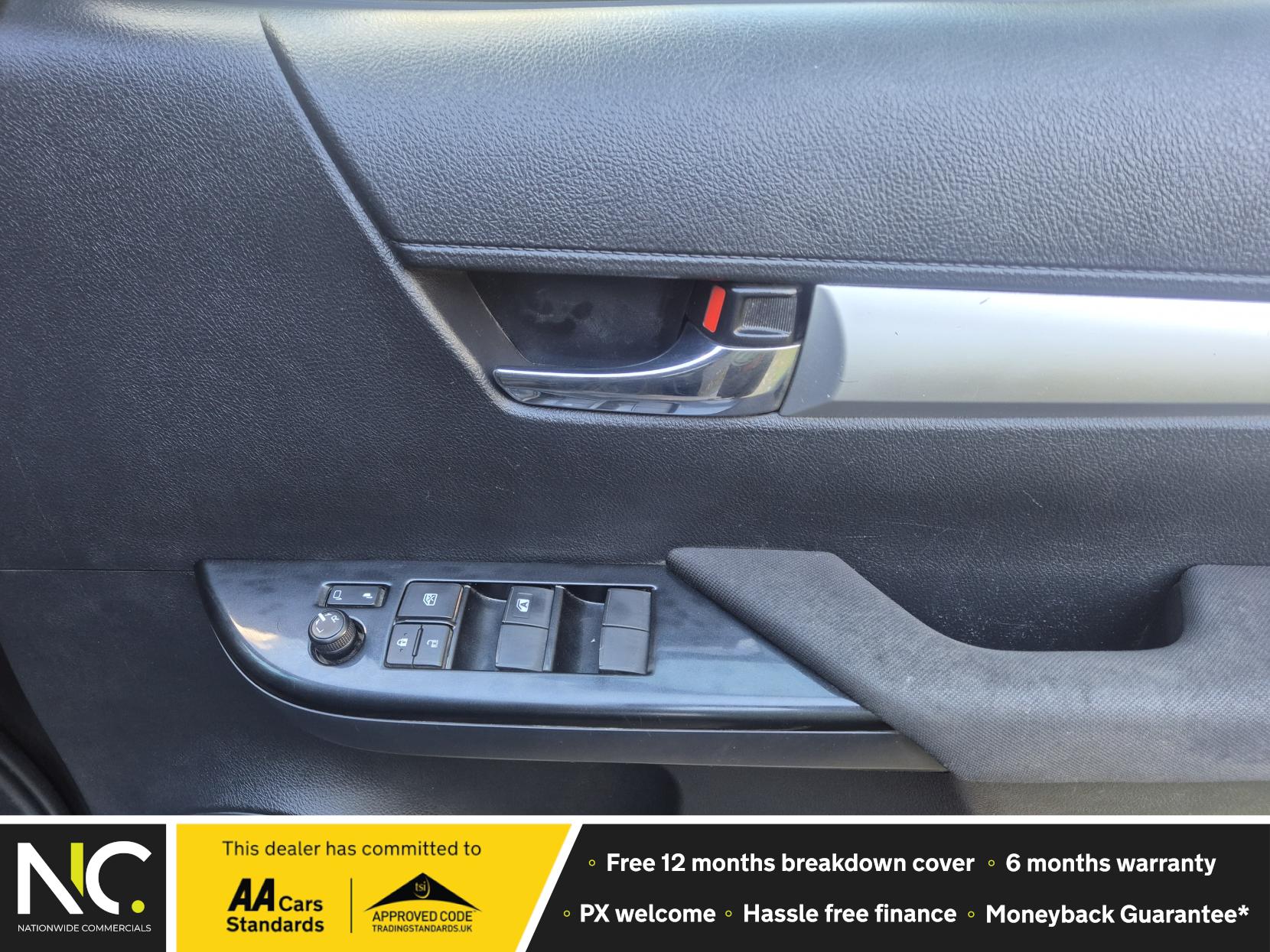 Toyota Hilux 2.4 D-4D Icon Pickup Double Cab 4dr Diesel Auto 4WD Euro 6 (s/s) (150 ps)