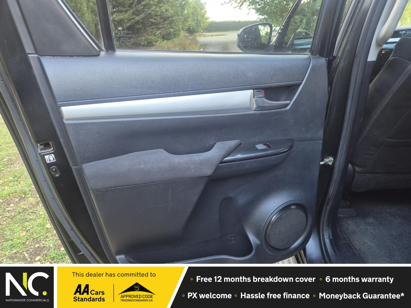 Toyota Hilux 2.4 D-4D Icon Pickup Double Cab 4dr Diesel Auto 4WD Euro 6 (s/s) (150 ps)