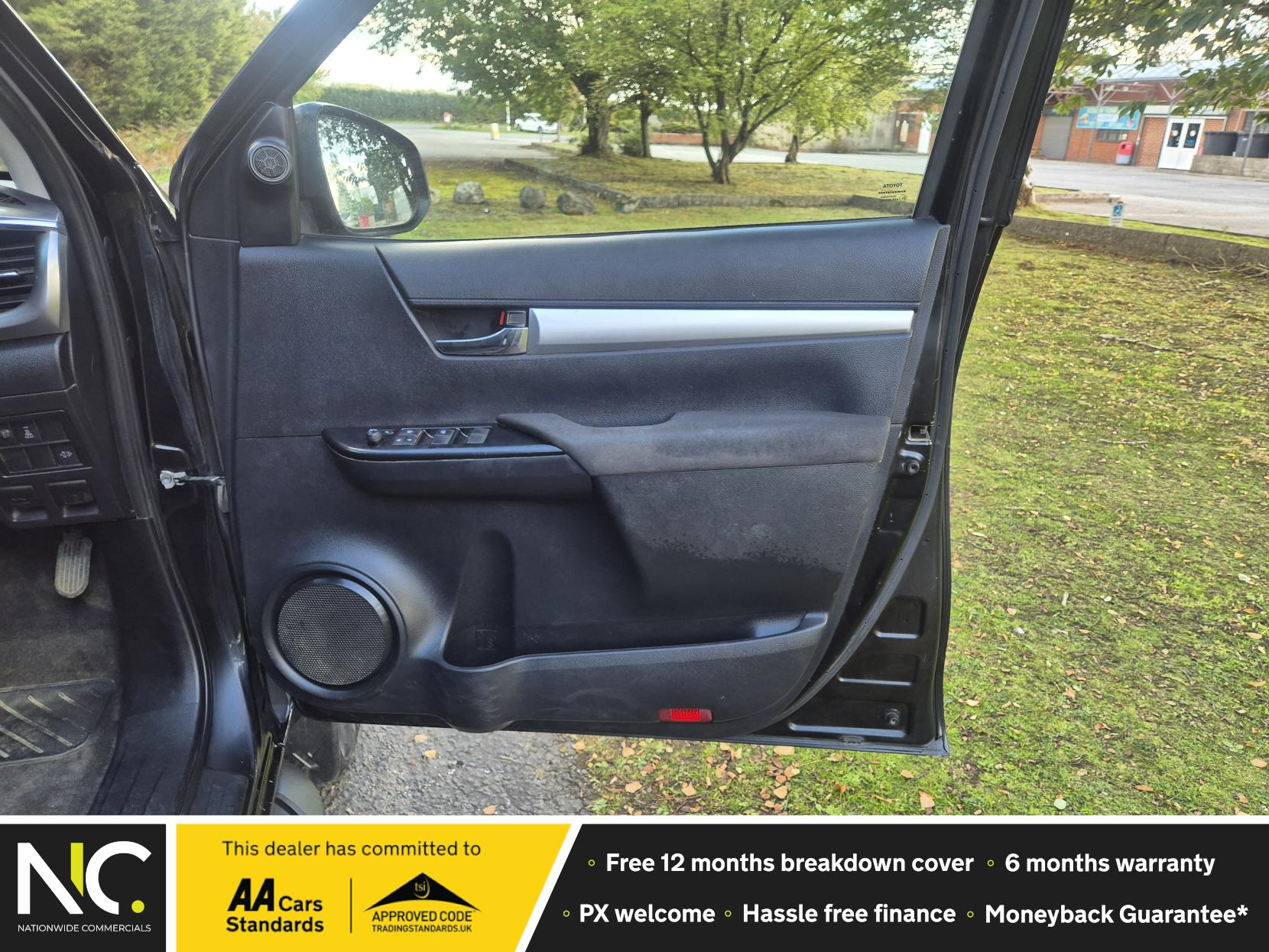 Toyota Hilux 2.4 D-4D Icon Pickup Double Cab 4dr Diesel Auto 4WD Euro 6 (s/s) (150 ps)