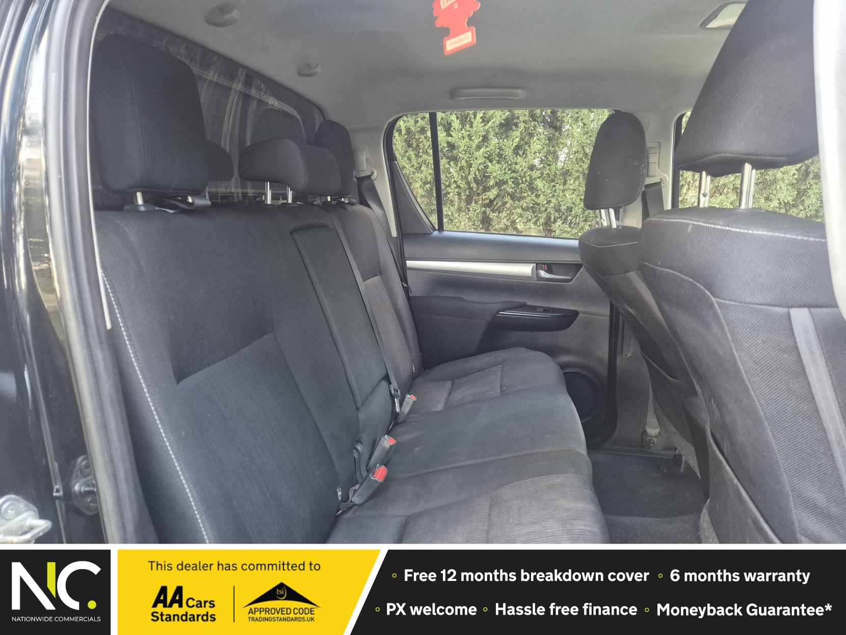 Toyota Hilux 2.4 D-4D Icon Pickup Double Cab 4dr Diesel Auto 4WD Euro 6 (s/s) (150 ps)