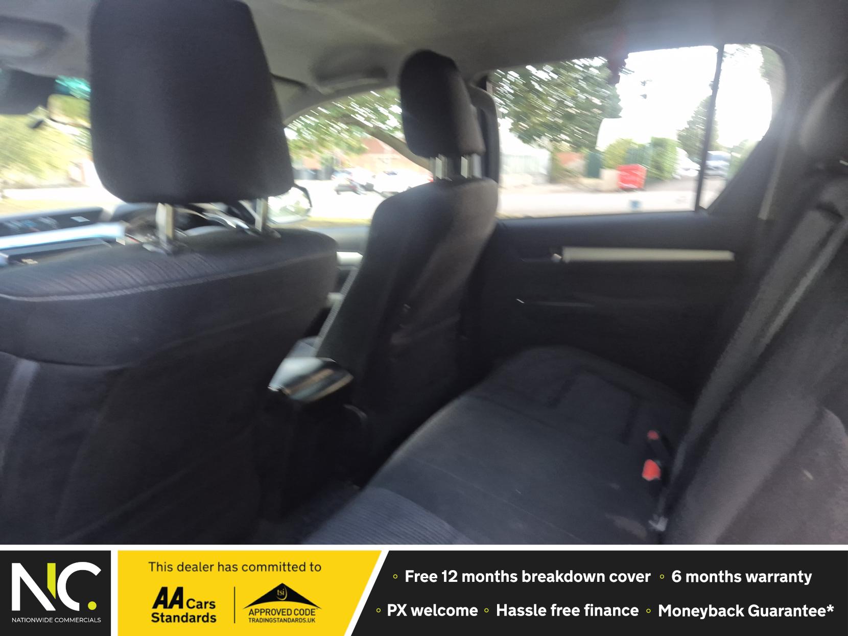 Toyota Hilux 2.4 D-4D Icon Pickup Double Cab 4dr Diesel Auto 4WD Euro 6 (s/s) (150 ps)