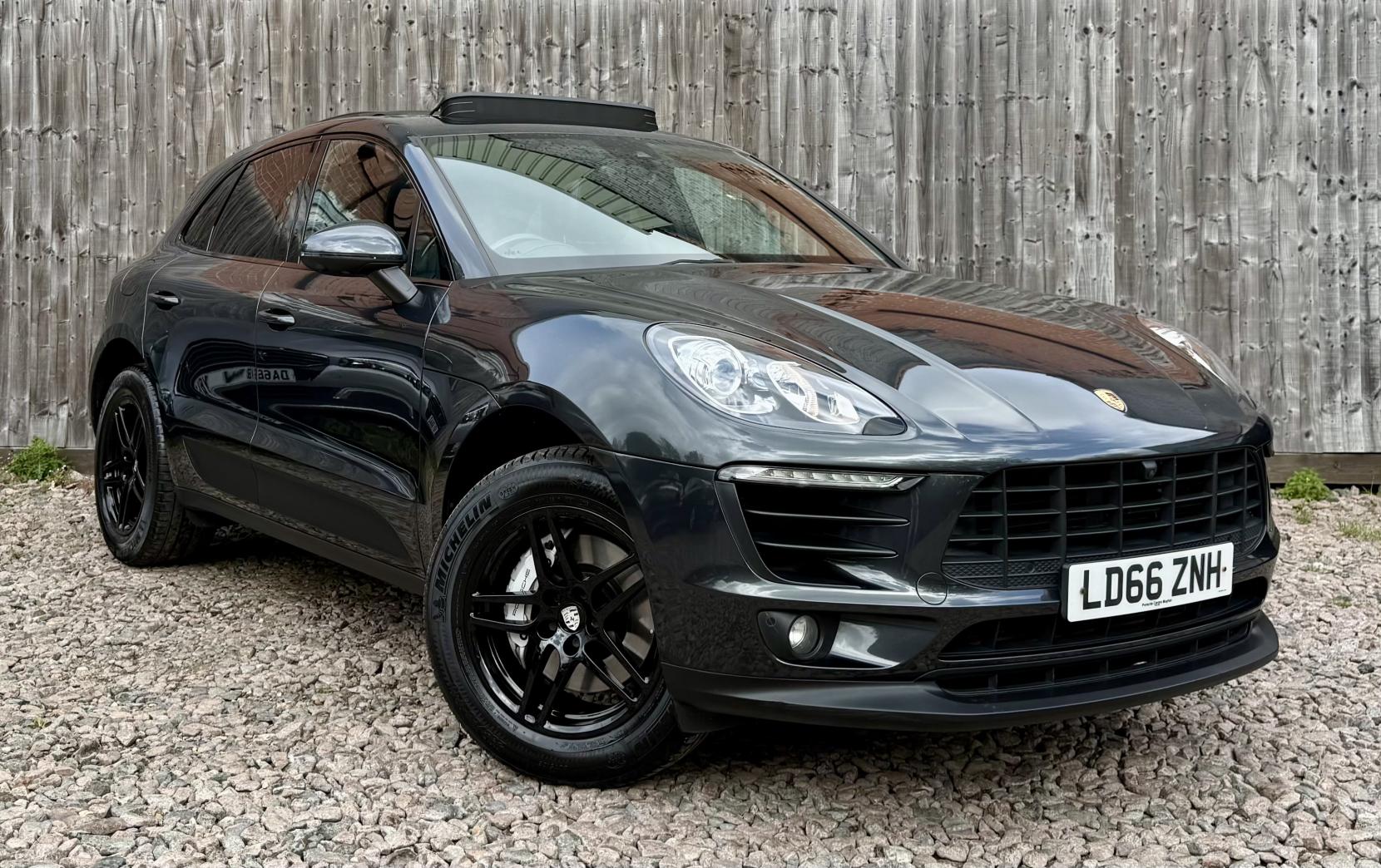 2016 Porsche Macan