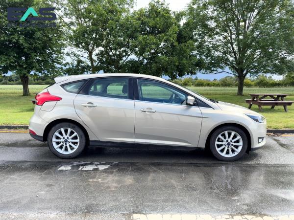 Ford Focus 1.6 Titanium Hatchback 5dr Petrol Powershift Euro 6 (125 ps)