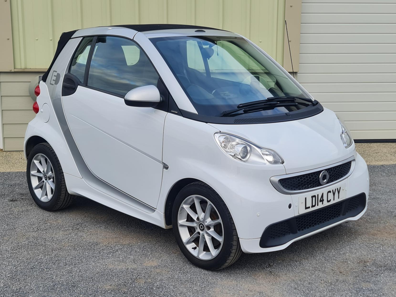 Smart fortwo Electric Drive Cabriolet 2dr Electric Auto (74 bhp)