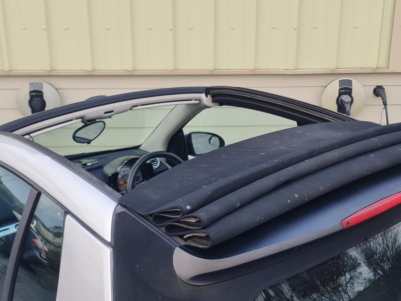 Smart fortwo Electric Drive Cabriolet 2dr Electric Auto (74 bhp)