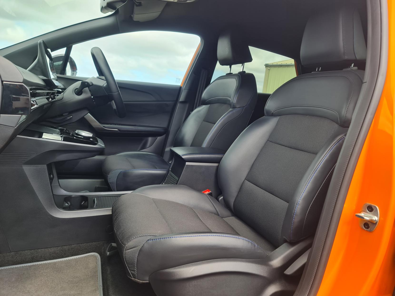 MG MG4 64kWh Trophy Long Range Hatchback 5dr Electric Auto (203 ps)