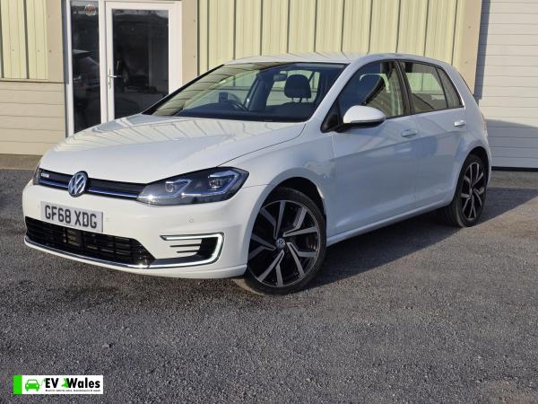 Volkswagen e-Golf 35.8kWh e-Golf Hatchback 5dr Electric Auto (136 ps)