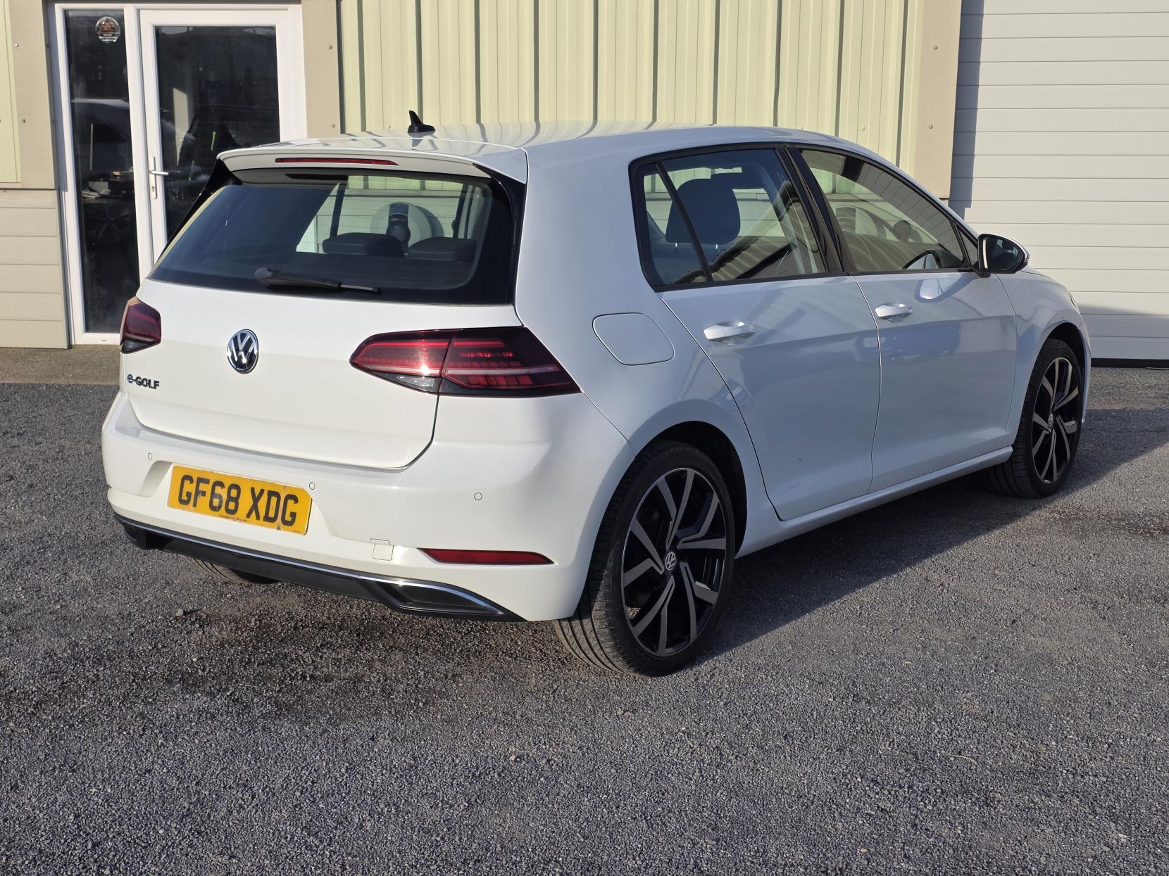 Volkswagen e-Golf 35.8kWh e-Golf Hatchback 5dr Electric Auto (136 ps)