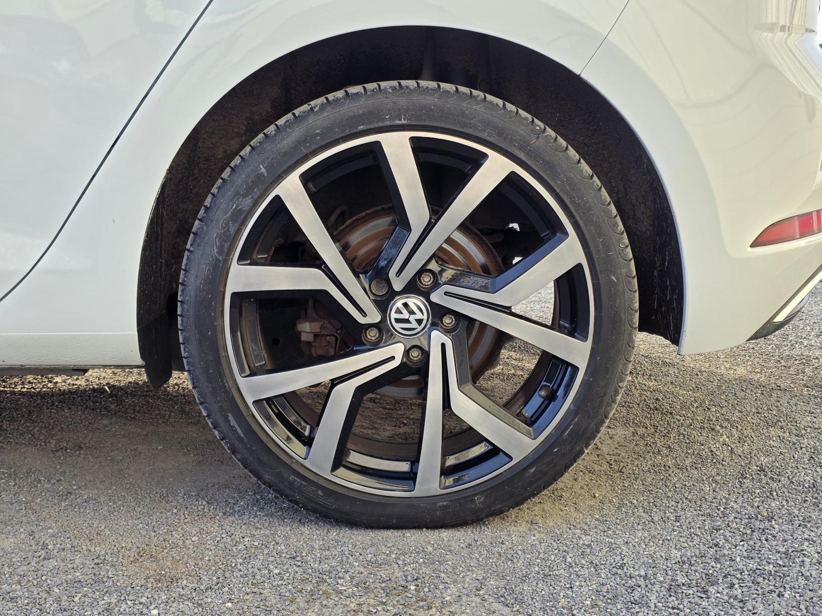 Volkswagen e-Golf 35.8kWh e-Golf Hatchback 5dr Electric Auto (136 ps)