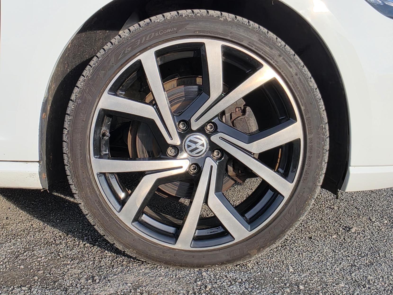 Volkswagen e-Golf 35.8kWh e-Golf Hatchback 5dr Electric Auto (136 ps)