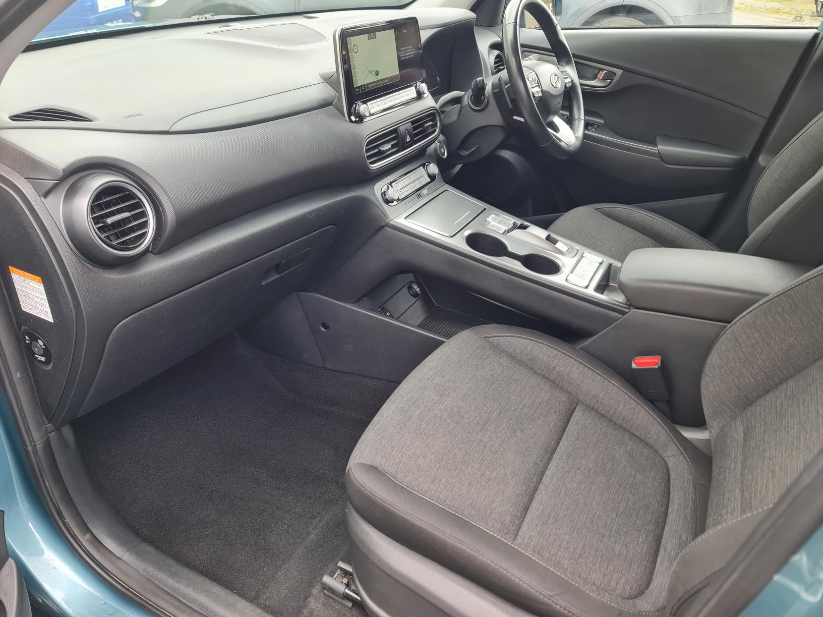Hyundai KONA 64kWh Premium SUV 5dr Electric Auto (10.5kW Charger) (204 ps)