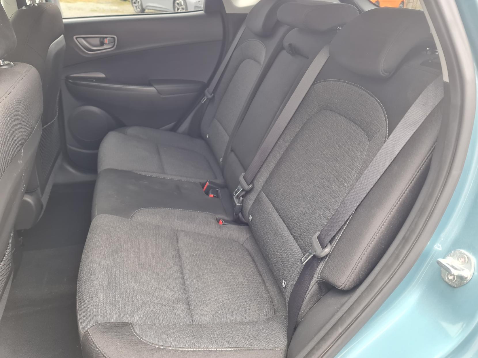 Hyundai KONA 64kWh Premium SUV 5dr Electric Auto (10.5kW Charger) (204 ps)