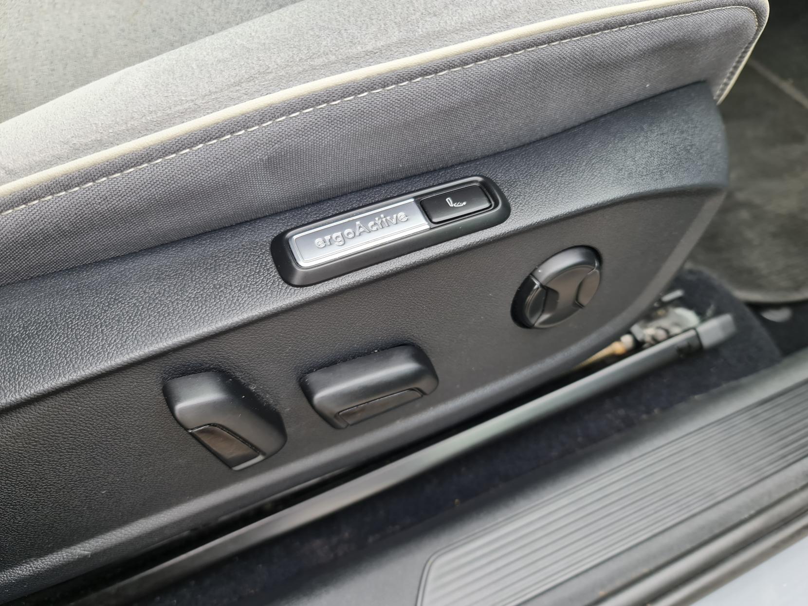 Volkswagen ID.3 Pro S 77kWh Tour Hatchback 5dr Electric Auto (204 ps)