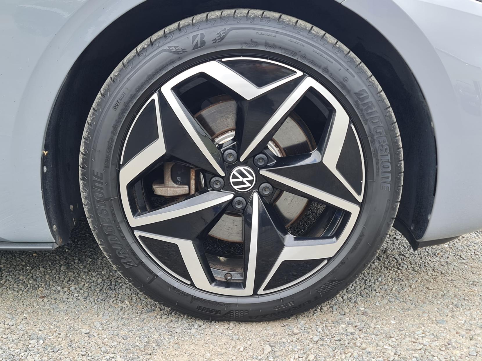 Volkswagen ID.3 Pro S 77kWh Tour Hatchback 5dr Electric Auto (204 ps)