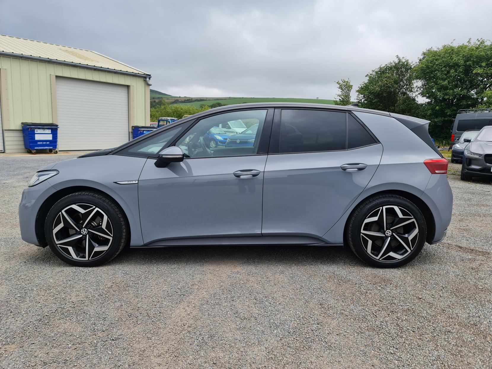 Volkswagen ID.3 Pro S 77kWh Tour Hatchback 5dr Electric Auto (204 ps)