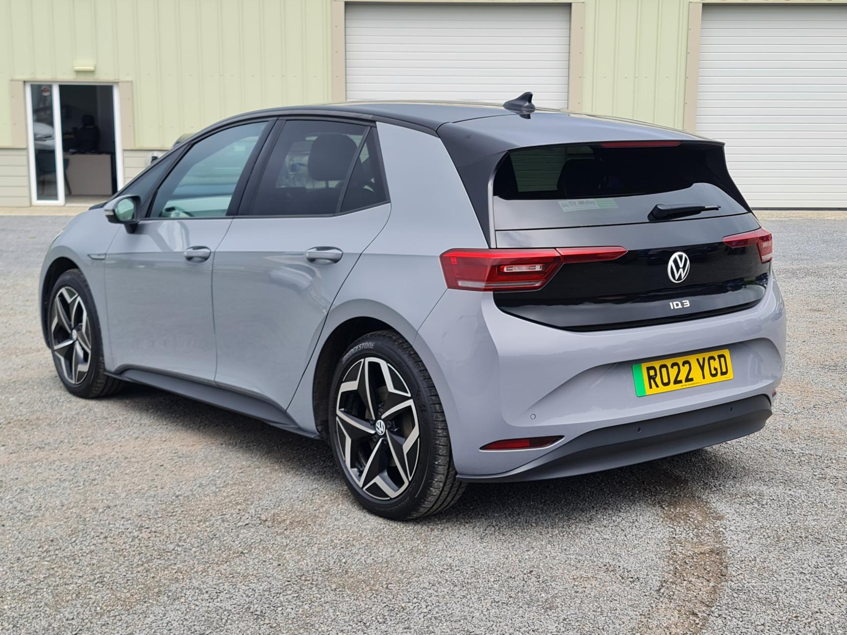 Volkswagen ID.3 Pro S 77kWh Tour Hatchback 5dr Electric Auto (204 ps)