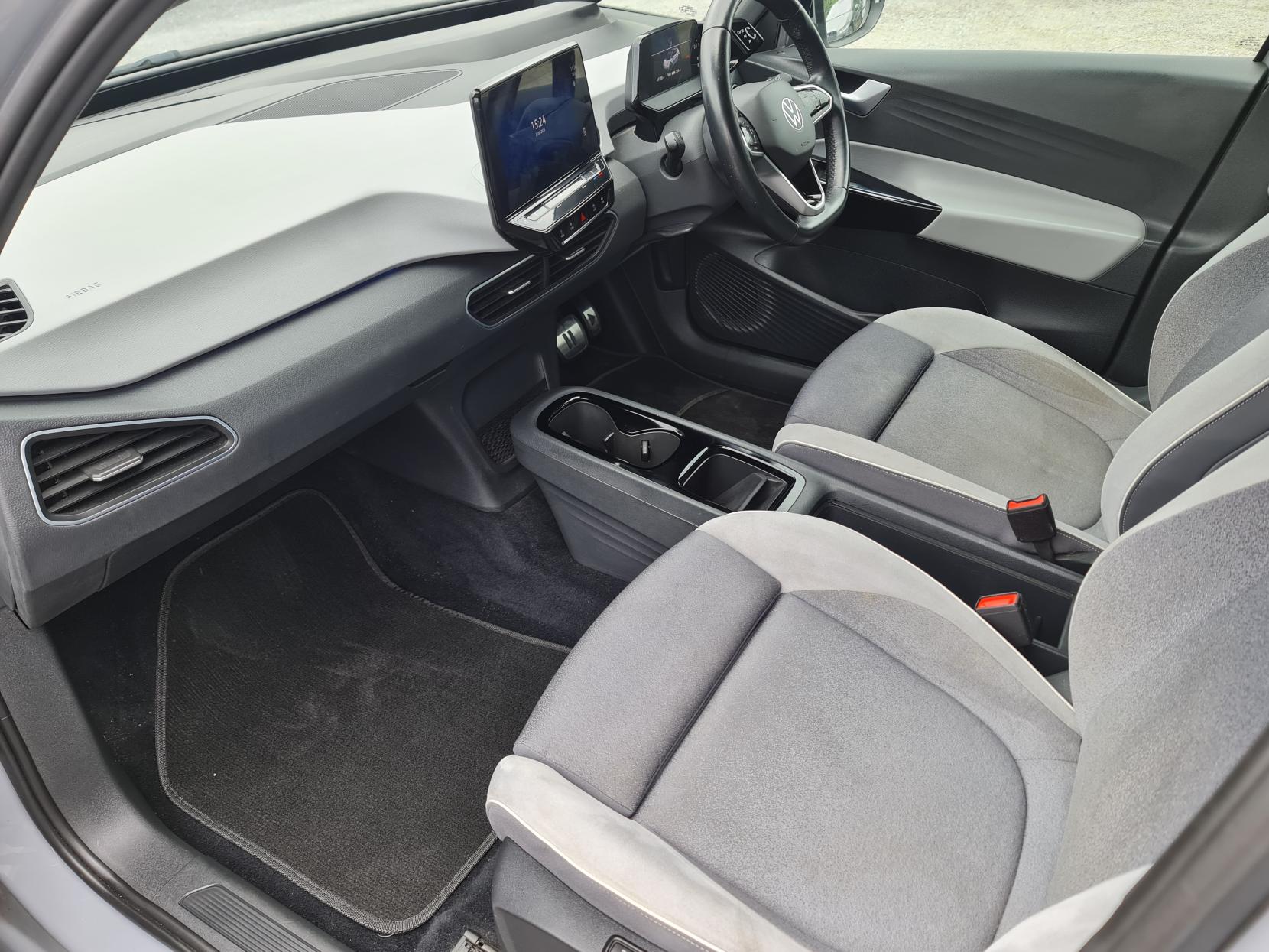 Volkswagen ID.3 Pro S 77kWh Tour Hatchback 5dr Electric Auto (204 ps)