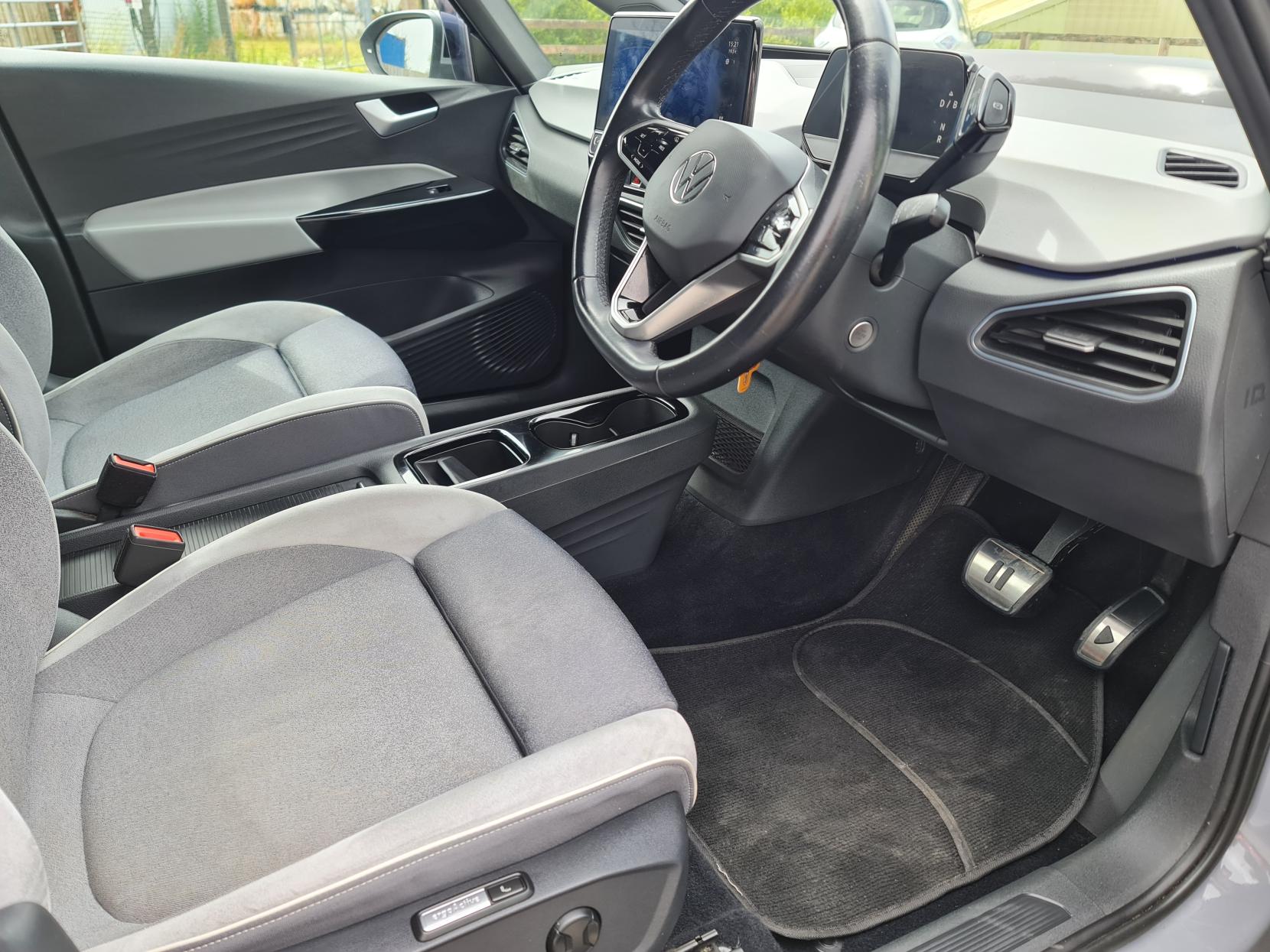 Volkswagen ID.3 Pro S 77kWh Tour Hatchback 5dr Electric Auto (204 ps)