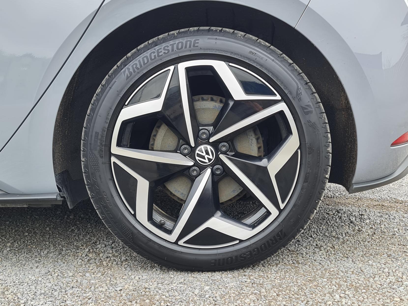 Volkswagen ID.3 Pro S 77kWh Tour Hatchback 5dr Electric Auto (204 ps)