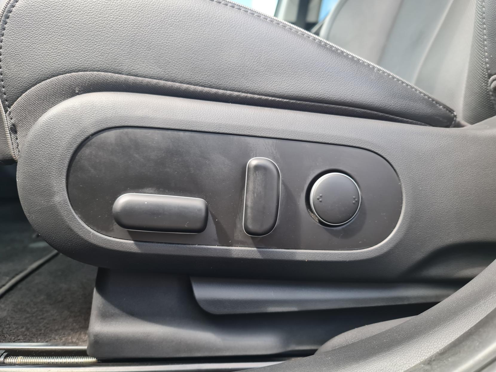 Hyundai IONIQ 5 73kWh Ultimate Hatchback 5dr Electric Auto (217 ps)