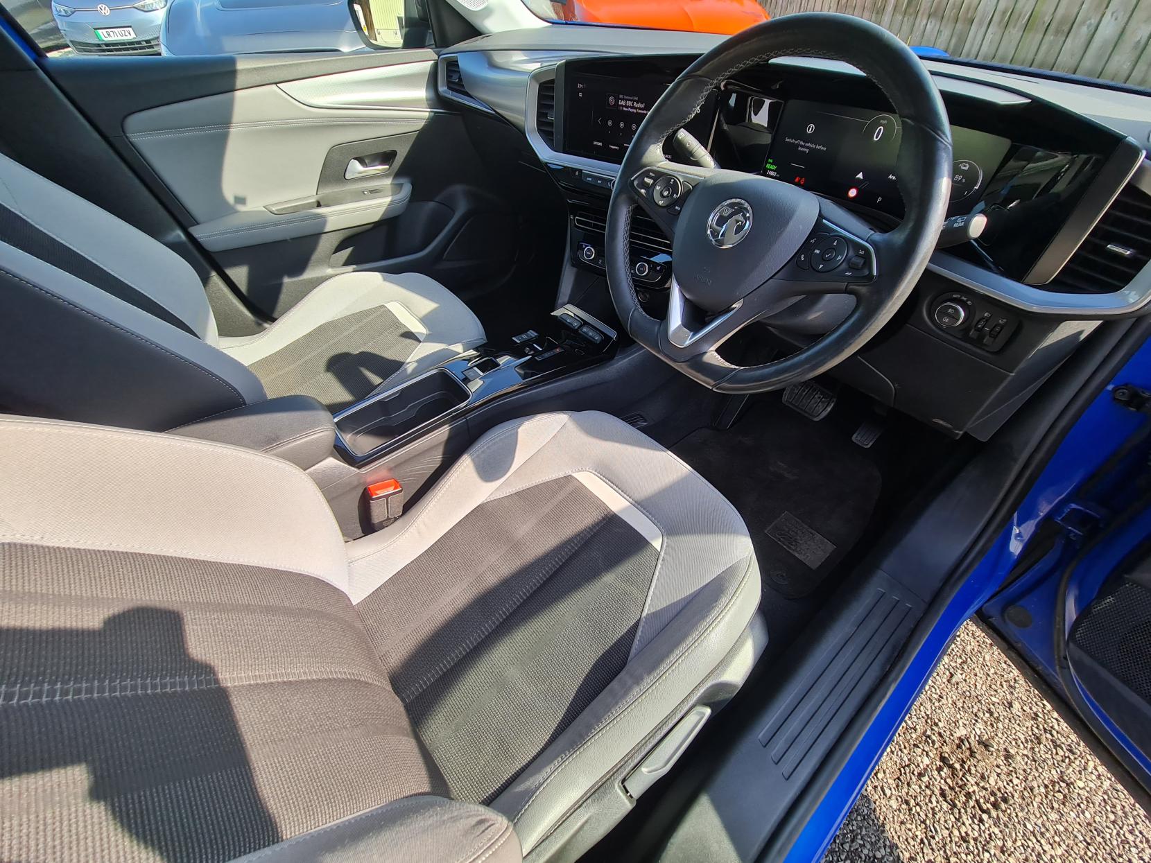 Vauxhall Mokka Electric 50kWh Elite Nav Premium SUV 5dr Electric Auto (136 ps)