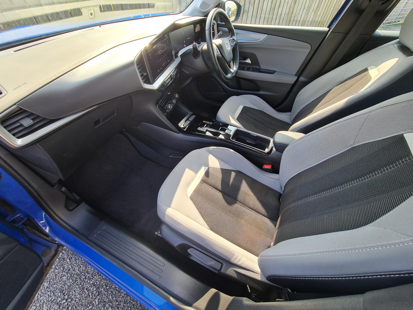 Vauxhall Mokka Electric 50kWh Elite Nav Premium SUV 5dr Electric Auto (136 ps)