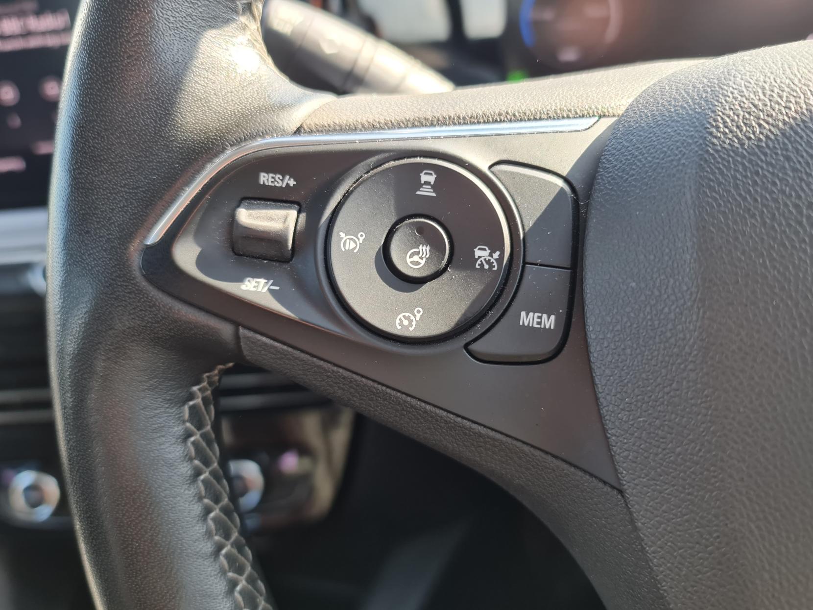 Vauxhall Mokka Electric 50kWh Elite Nav Premium SUV 5dr Electric Auto (136 ps)