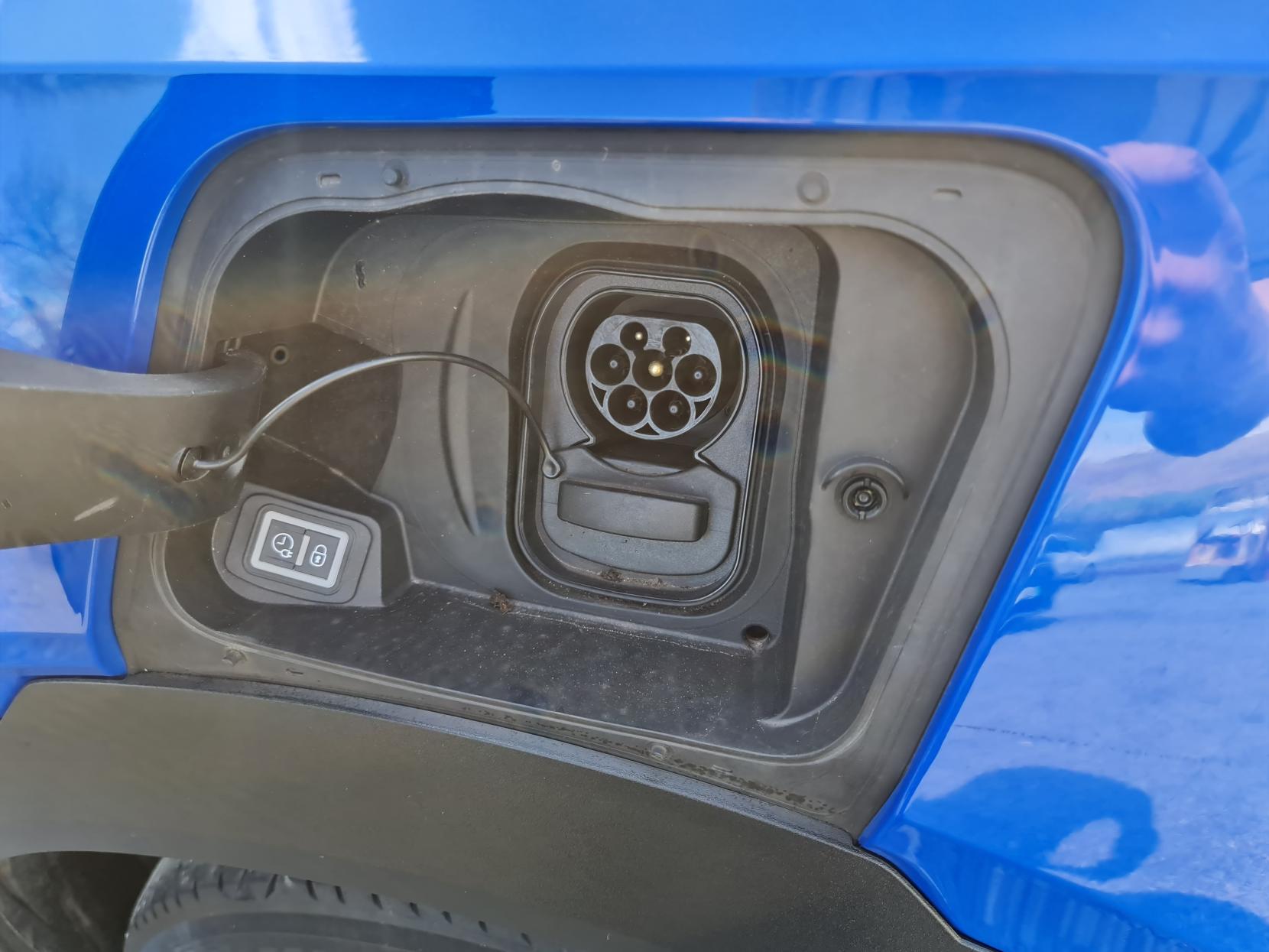 Vauxhall Mokka Electric 50kWh Elite Nav Premium SUV 5dr Electric Auto (136 ps)