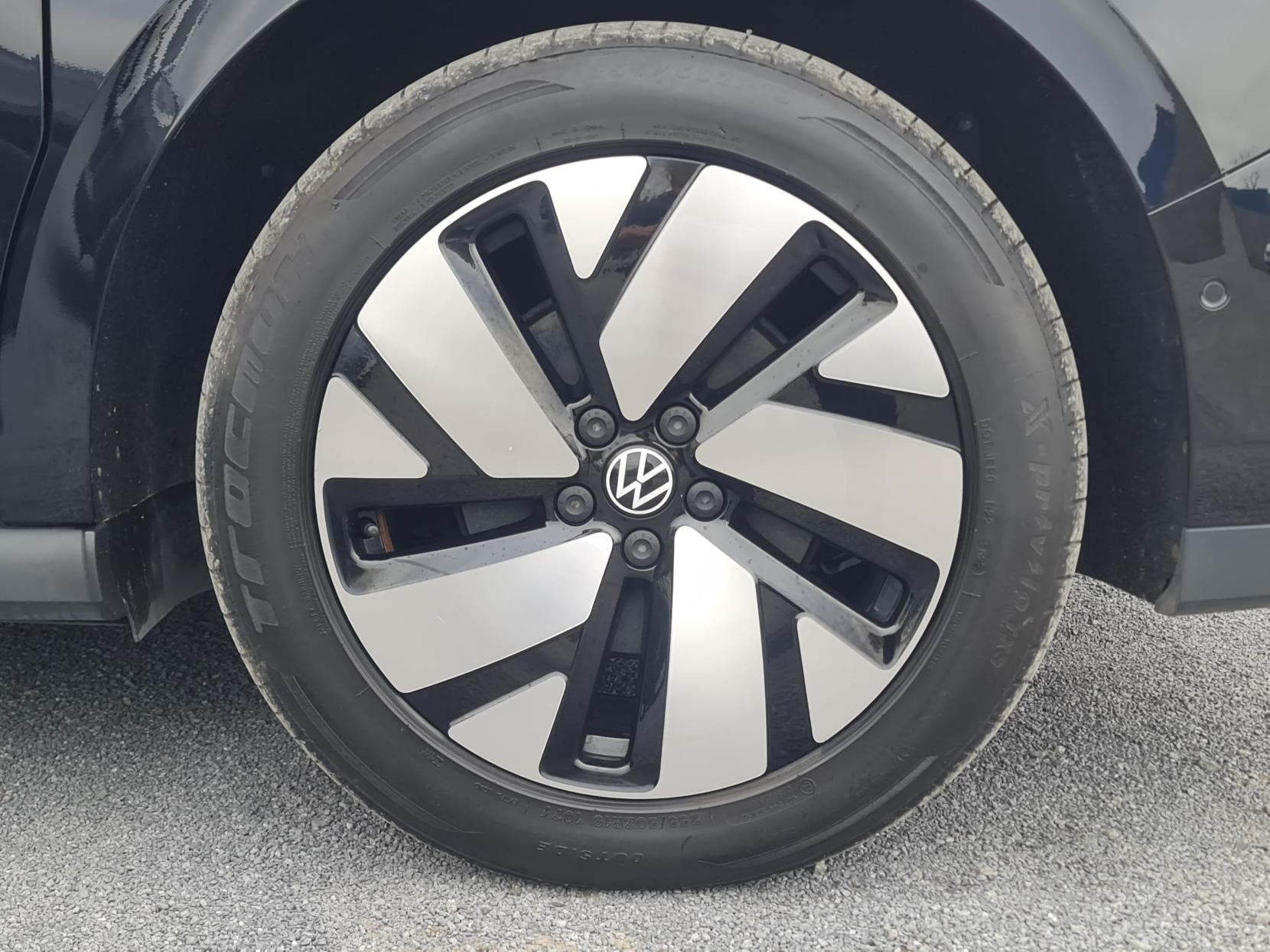 Volkswagen ID. Buzz Cargo Pro 77kWh Commerce Plus Panel Van 5dr Electric Auto (204 ps)