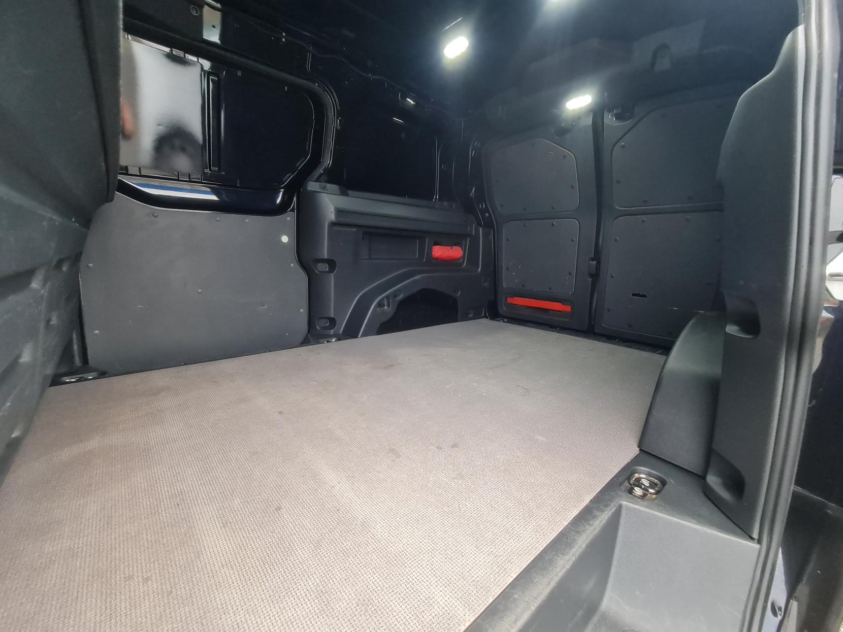 Volkswagen ID. Buzz Cargo Pro 77kWh Commerce Plus Panel Van 5dr Electric Auto (204 ps)