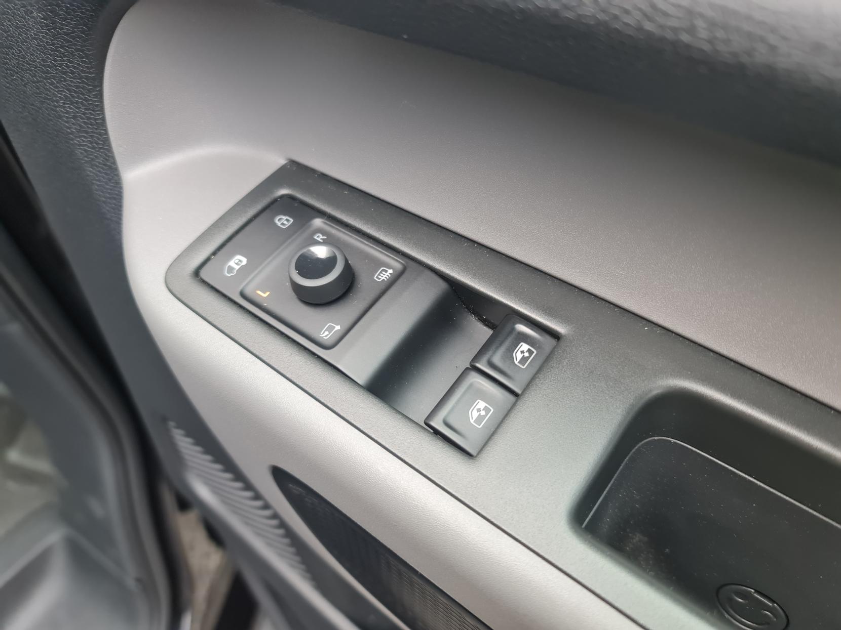 Volkswagen ID. Buzz Cargo Pro 77kWh Commerce Plus Panel Van 5dr Electric Auto (204 ps)