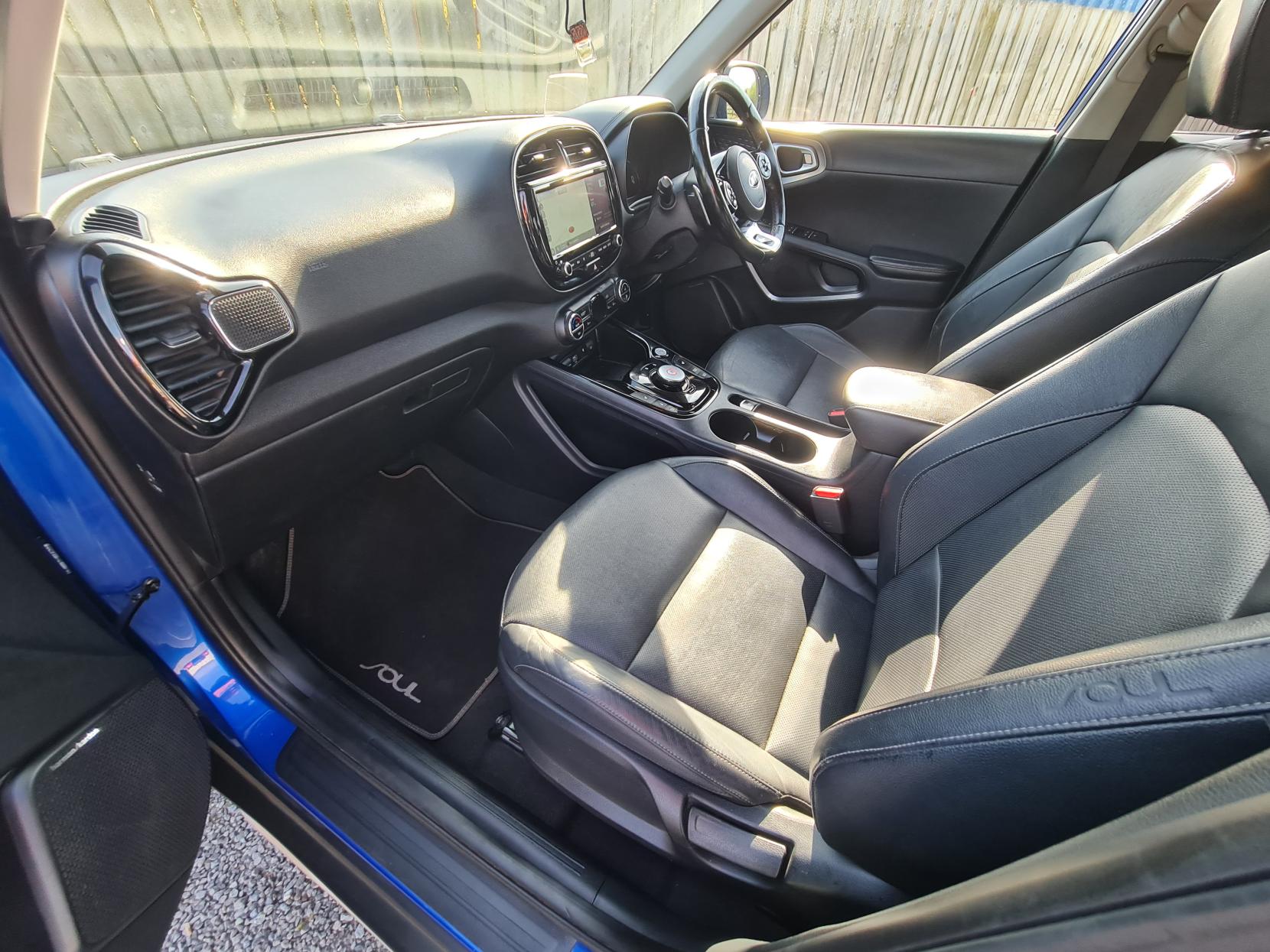 Kia Soul 64kWh First Edition SUV 5dr Electric Auto (201 bhp)