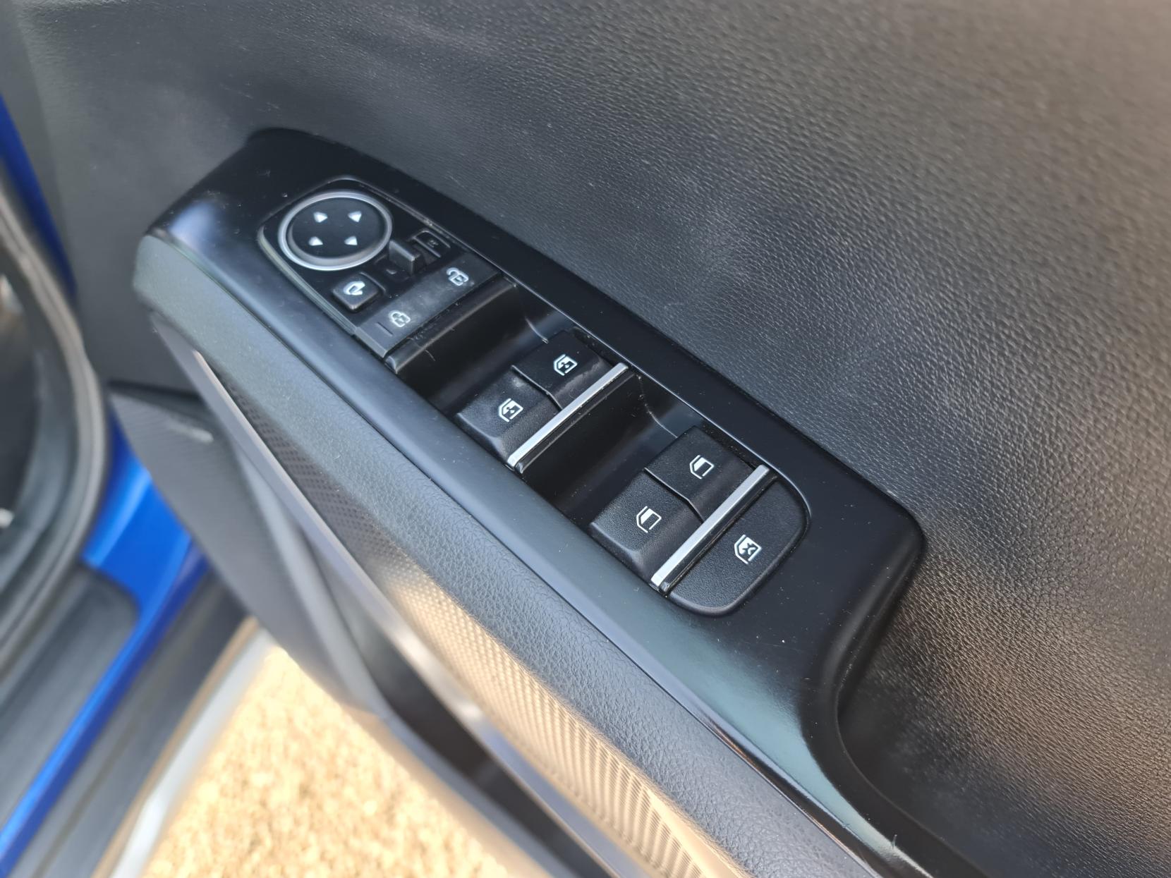 Kia Soul 64kWh First Edition SUV 5dr Electric Auto (201 bhp)
