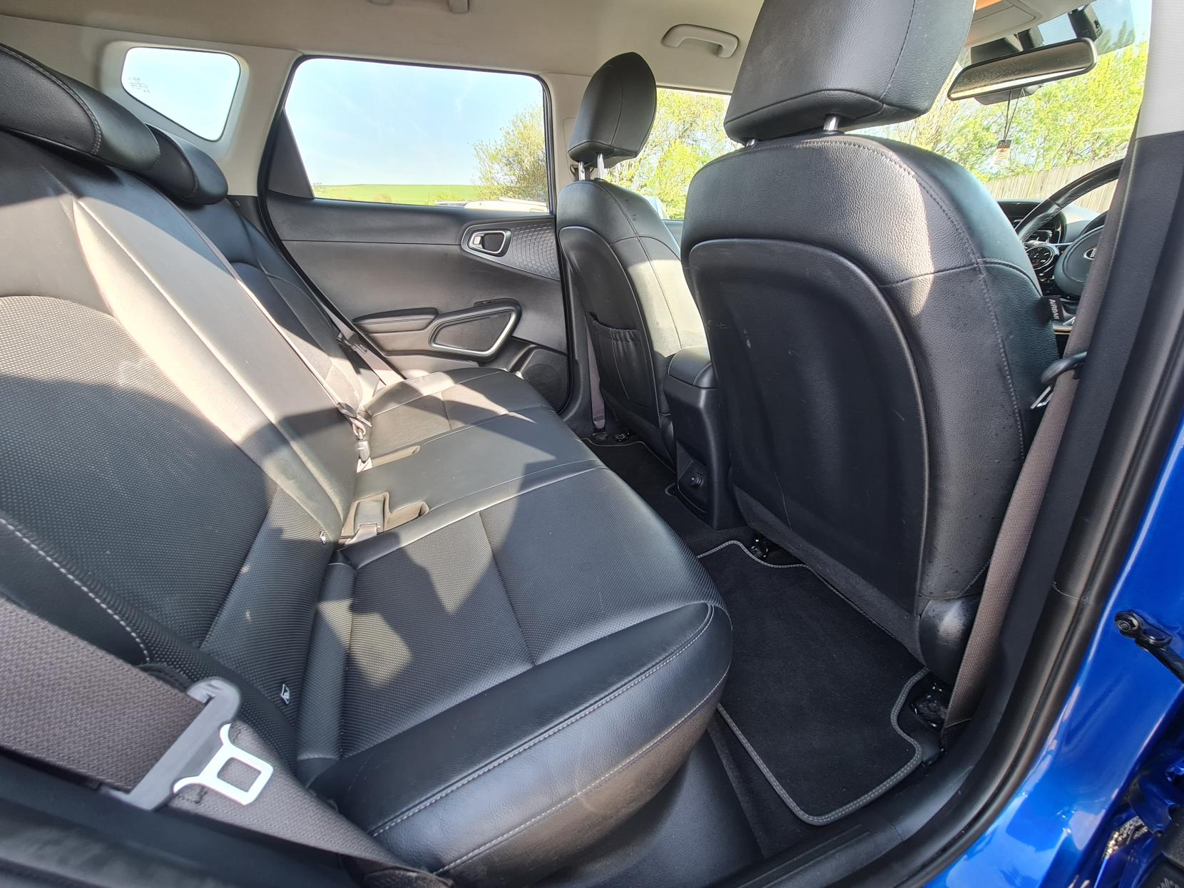 Kia Soul 64kWh First Edition SUV 5dr Electric Auto (201 bhp)