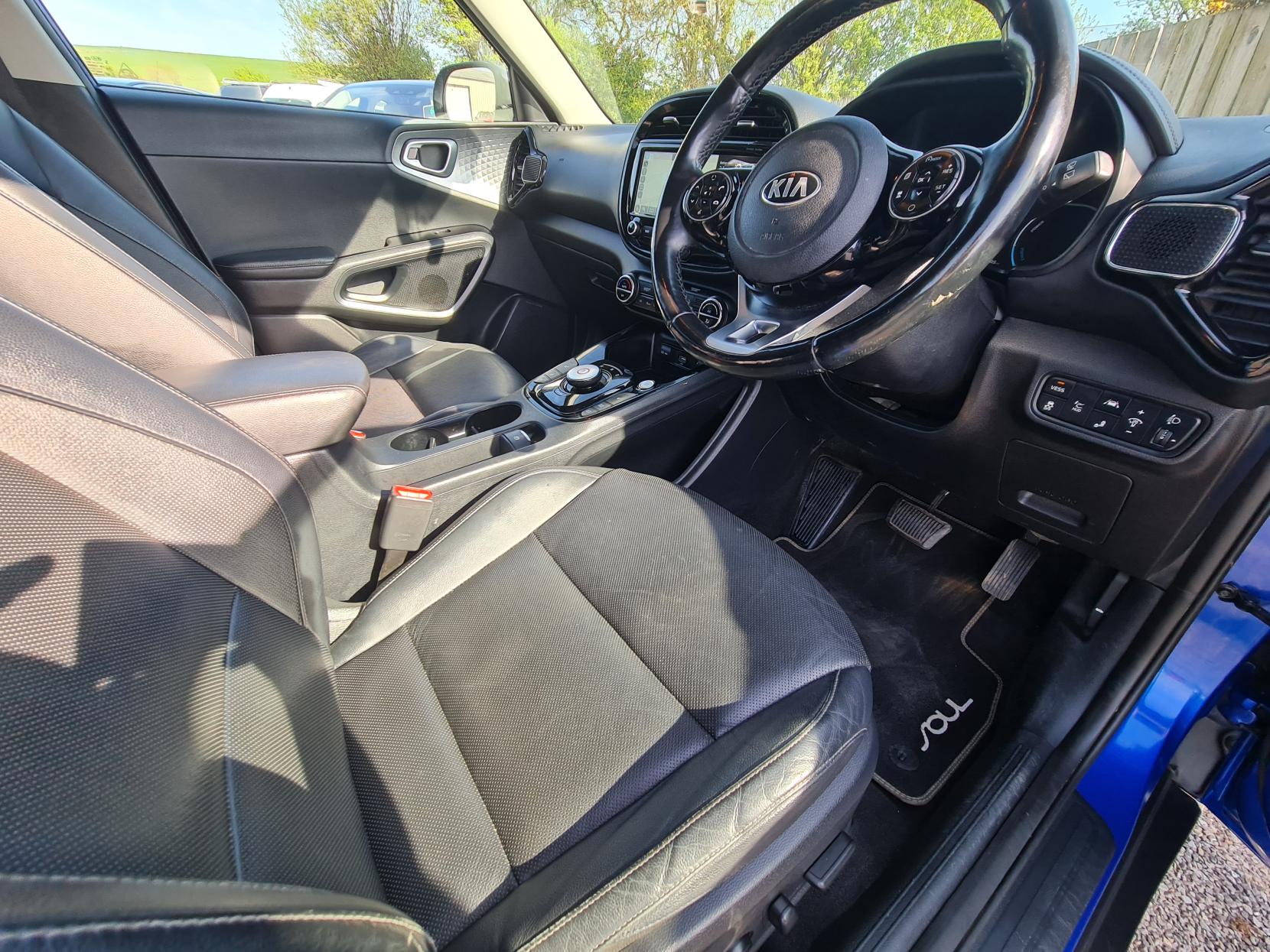 Kia Soul 64kWh First Edition SUV 5dr Electric Auto (201 bhp)