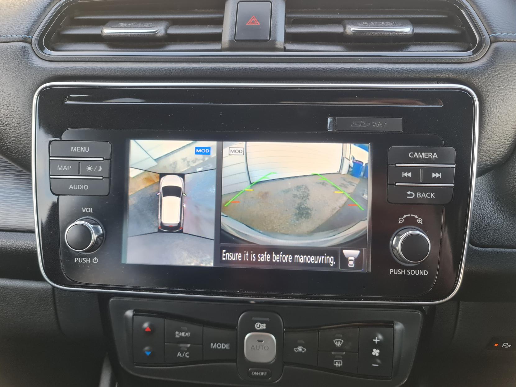 Nissan Leaf 40kWh N-Connecta Hatchback 5dr Electric Auto (150 ps)