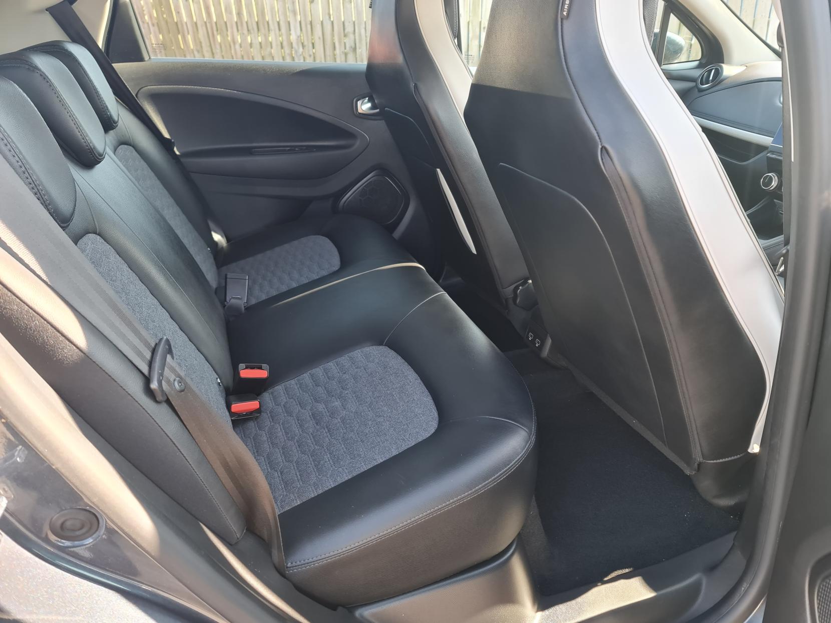 Renault Zoe R135 EV50 52kWh GT Line + Hatchback 5dr Electric Auto (Rapid Charge) (134 bhp)