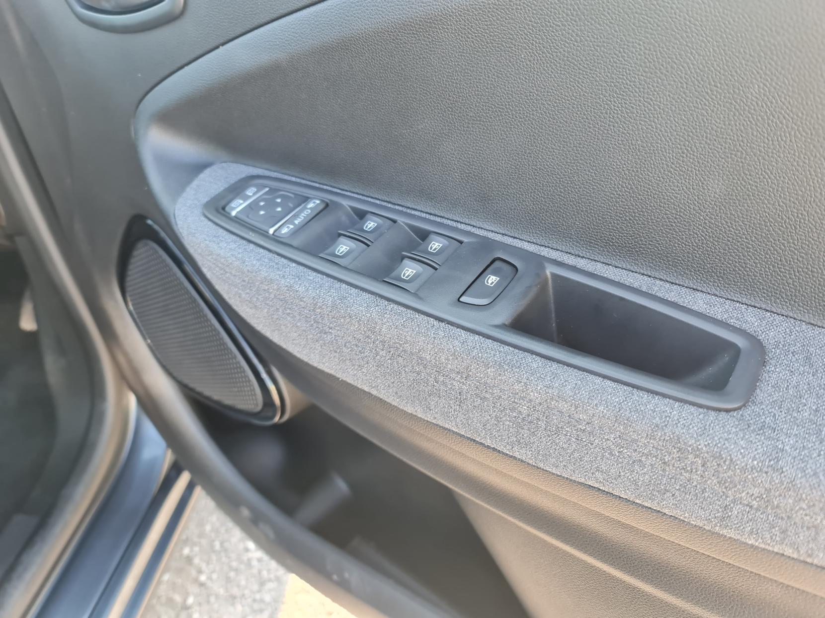Renault Zoe R135 EV50 52kWh GT Line + Hatchback 5dr Electric Auto (Rapid Charge) (134 bhp)