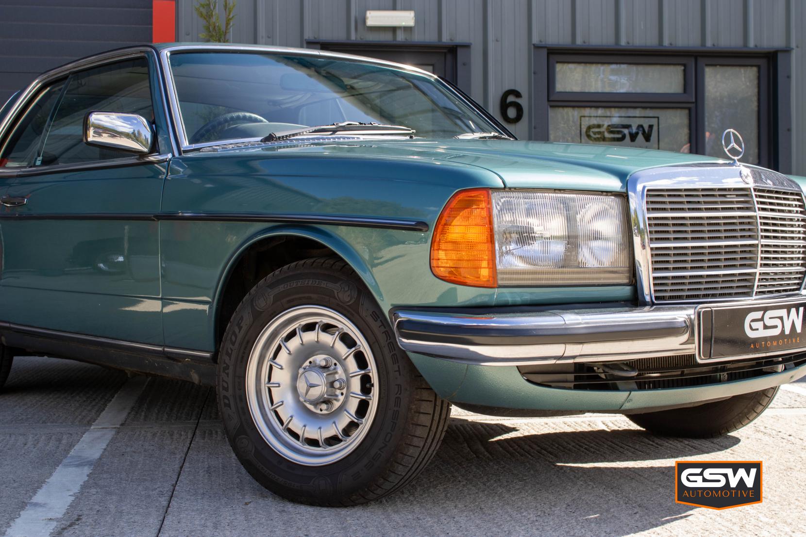 Mercedes-Benz 230 2.3 CE Coupe (1977 - 1992)