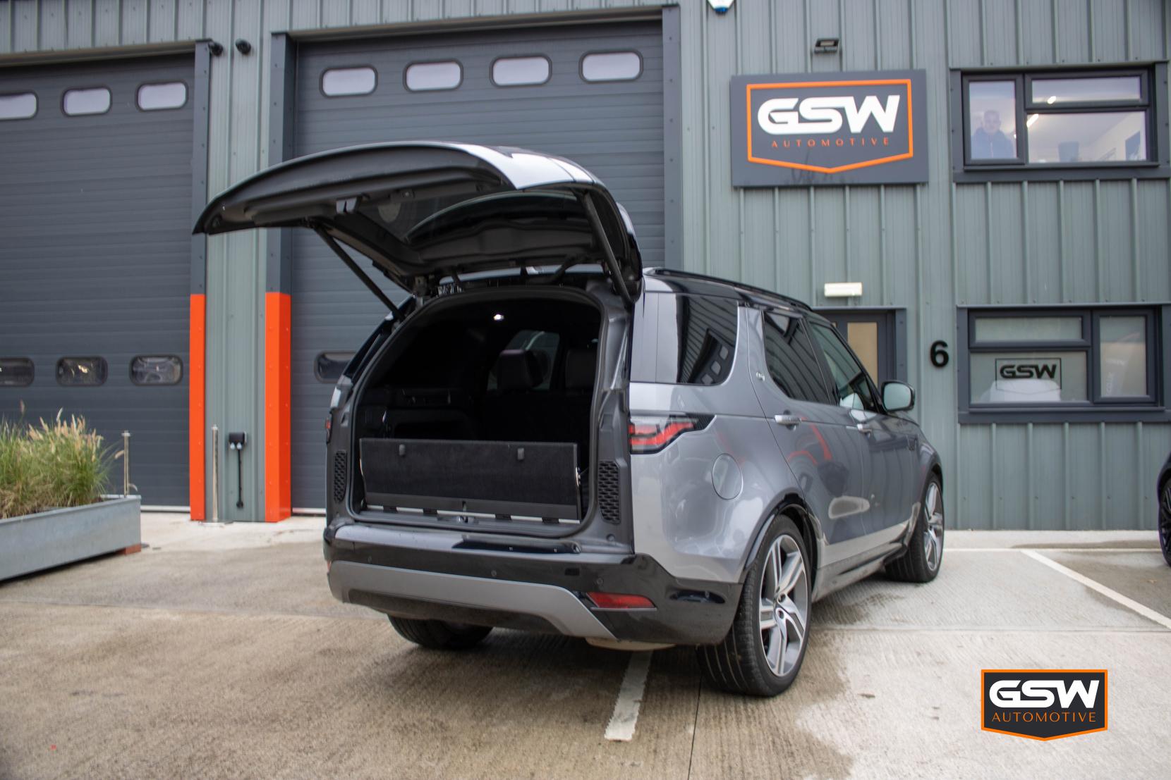 Land Rover Discovery 3.0 D300 MHEV R-Dynamic HSE SUV 5dr Diesel Auto 4WD Euro 6 (s/s) (300 ps)