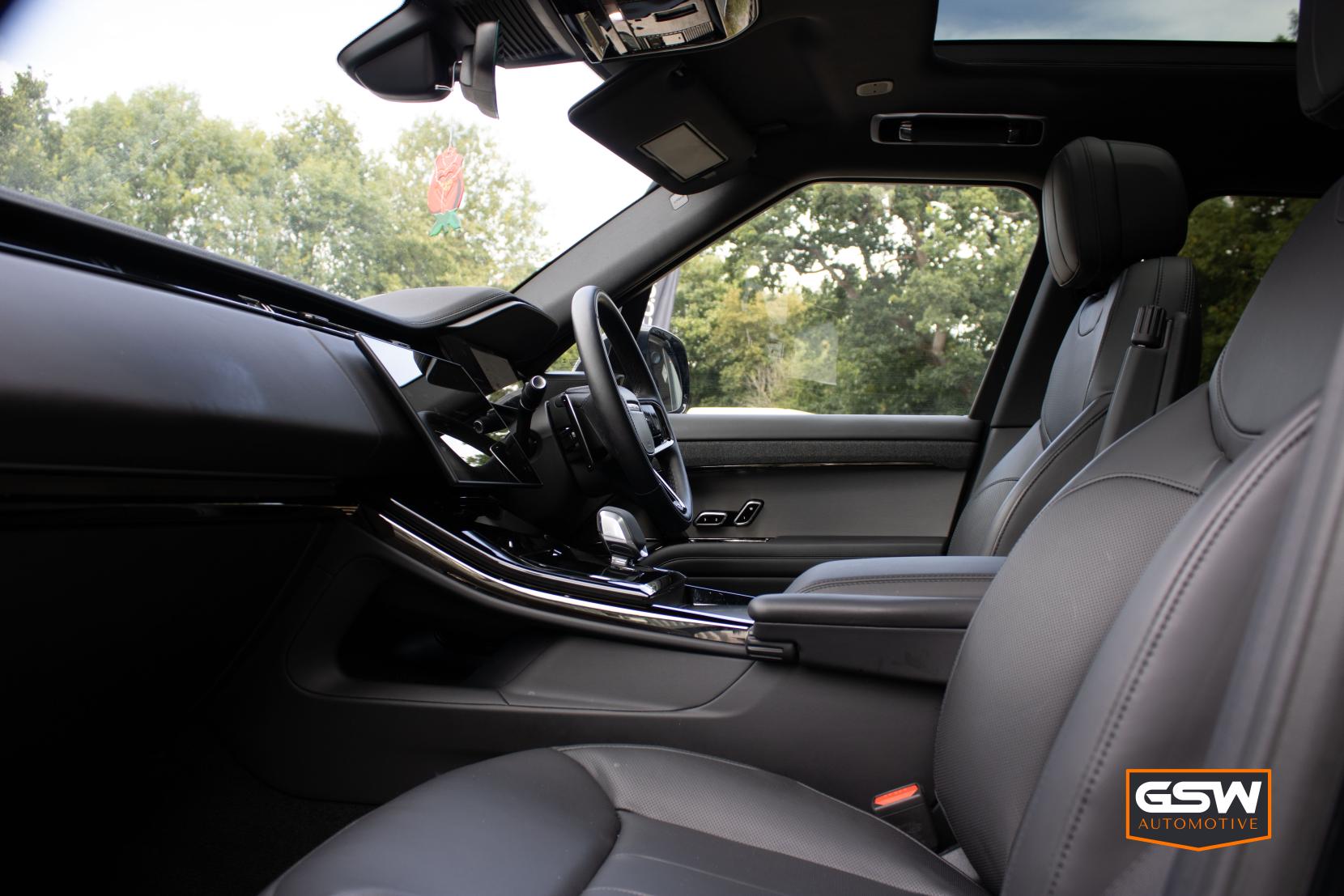 Land Rover Range Rover Sport 3.0 D300 MHEV Dynamic SE SUV 5dr Diesel Auto 4WD Euro 6 (s/s) (300 ps)