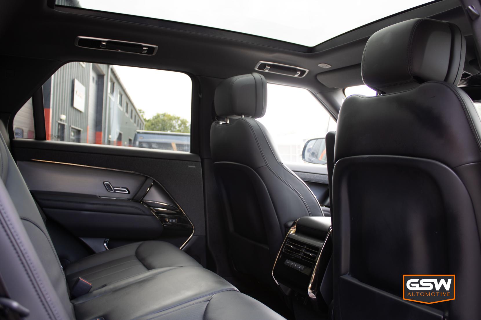 Land Rover Range Rover Sport 3.0 D300 MHEV Dynamic SE SUV 5dr Diesel Auto 4WD Euro 6 (s/s) (300 ps)