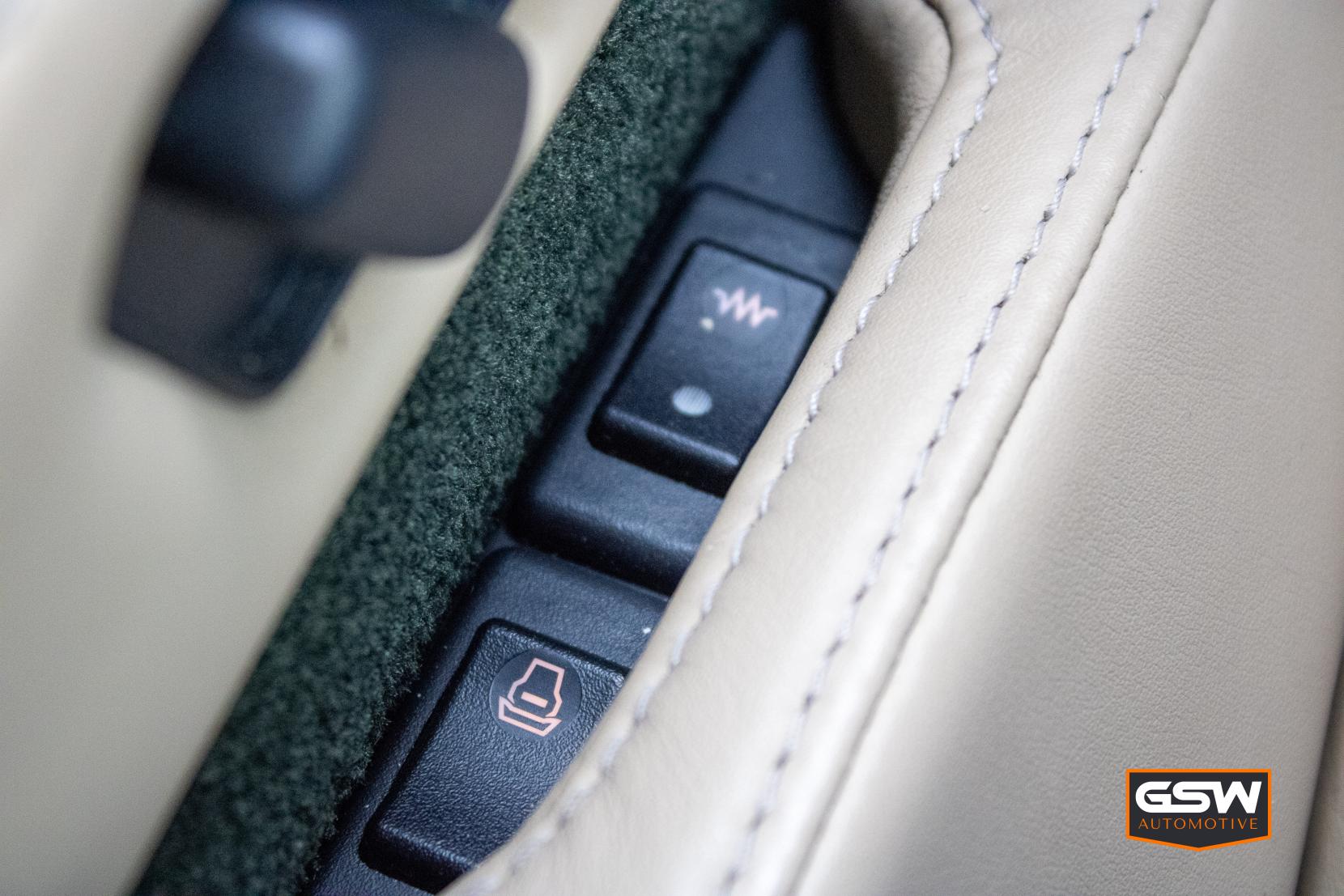 Aston Martin Vantage 4.3 V8 Coupe 2dr Petrol Manual Euro 4 (380 bhp)