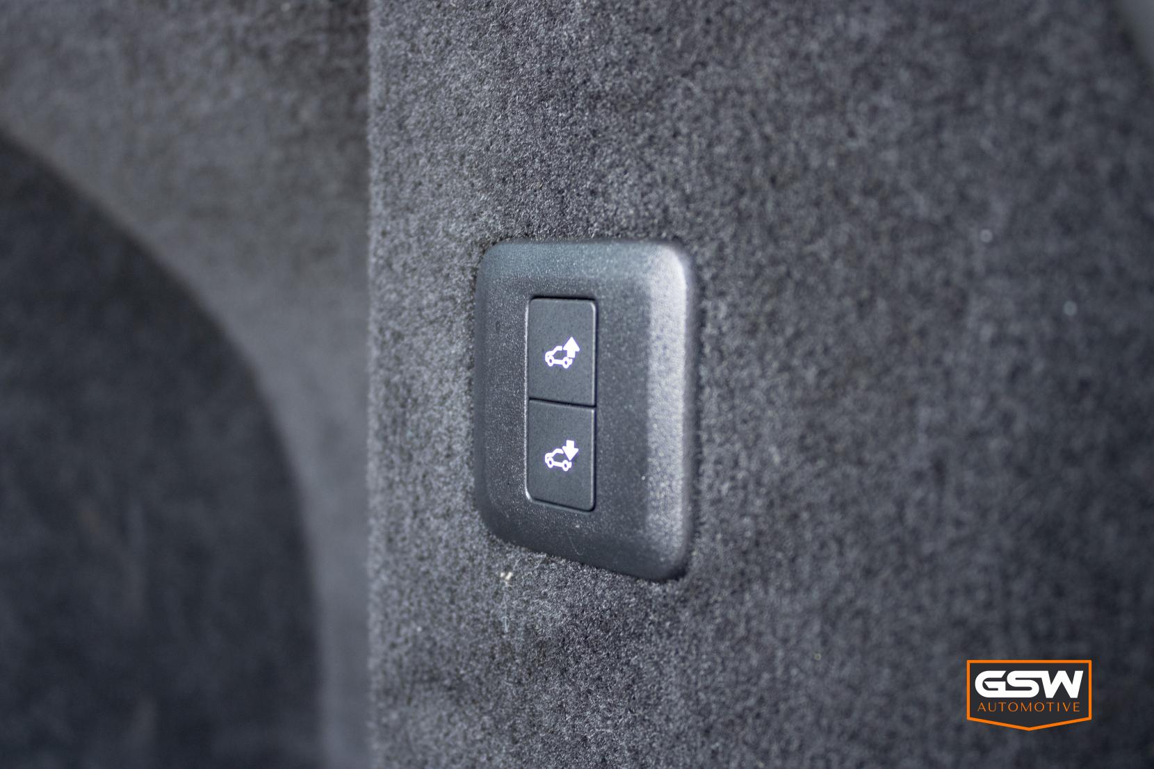 Land Rover Range Rover Sport 3.0 SD V6 HSE SUV 5dr Diesel Auto 4WD Euro 6 (s/s) (306 ps)