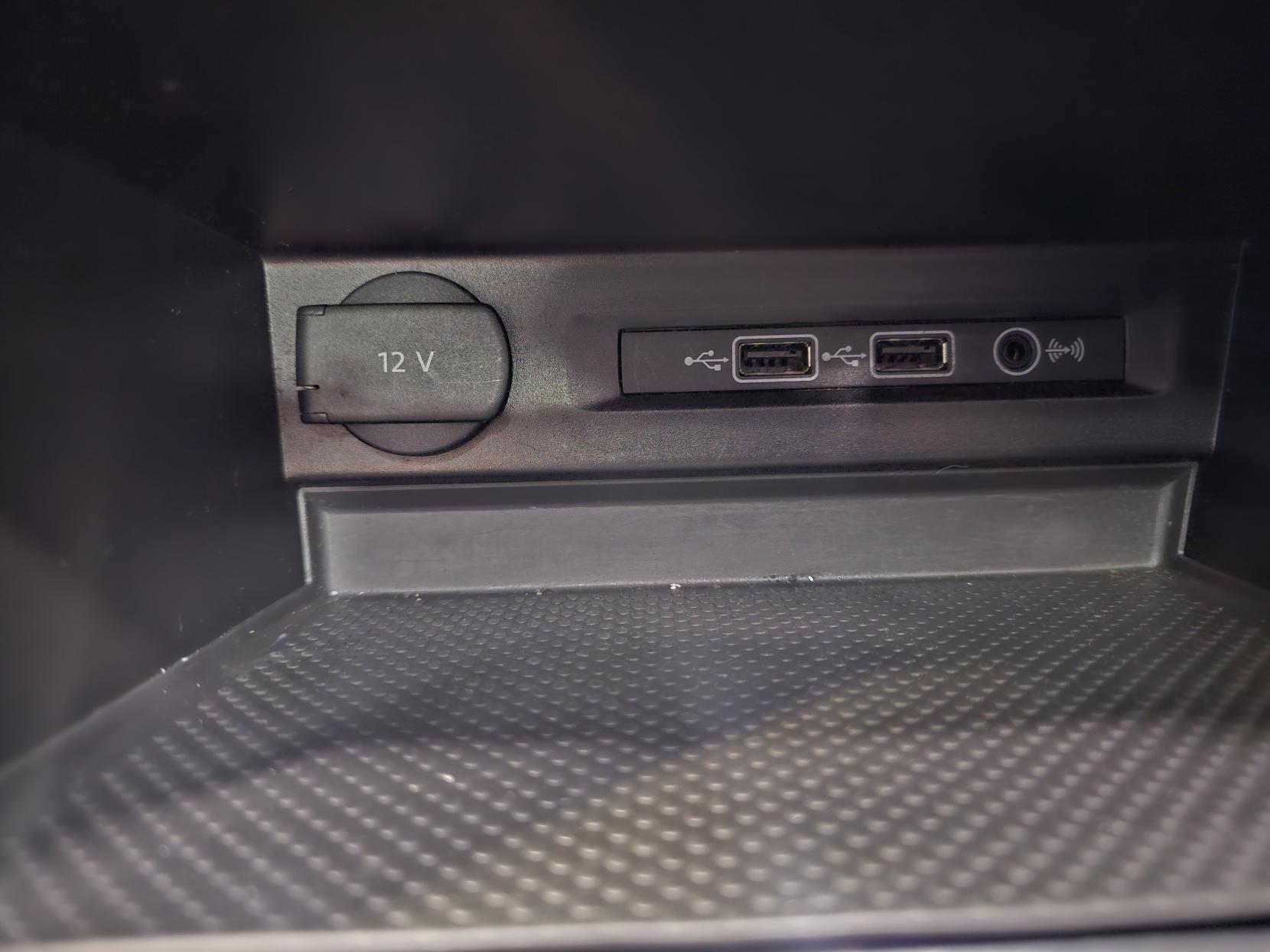 Volkswagen Tiguan 2.0 TDI R-Line SUV 5dr Diesel Manual Euro 6 (s/s) (150 ps)