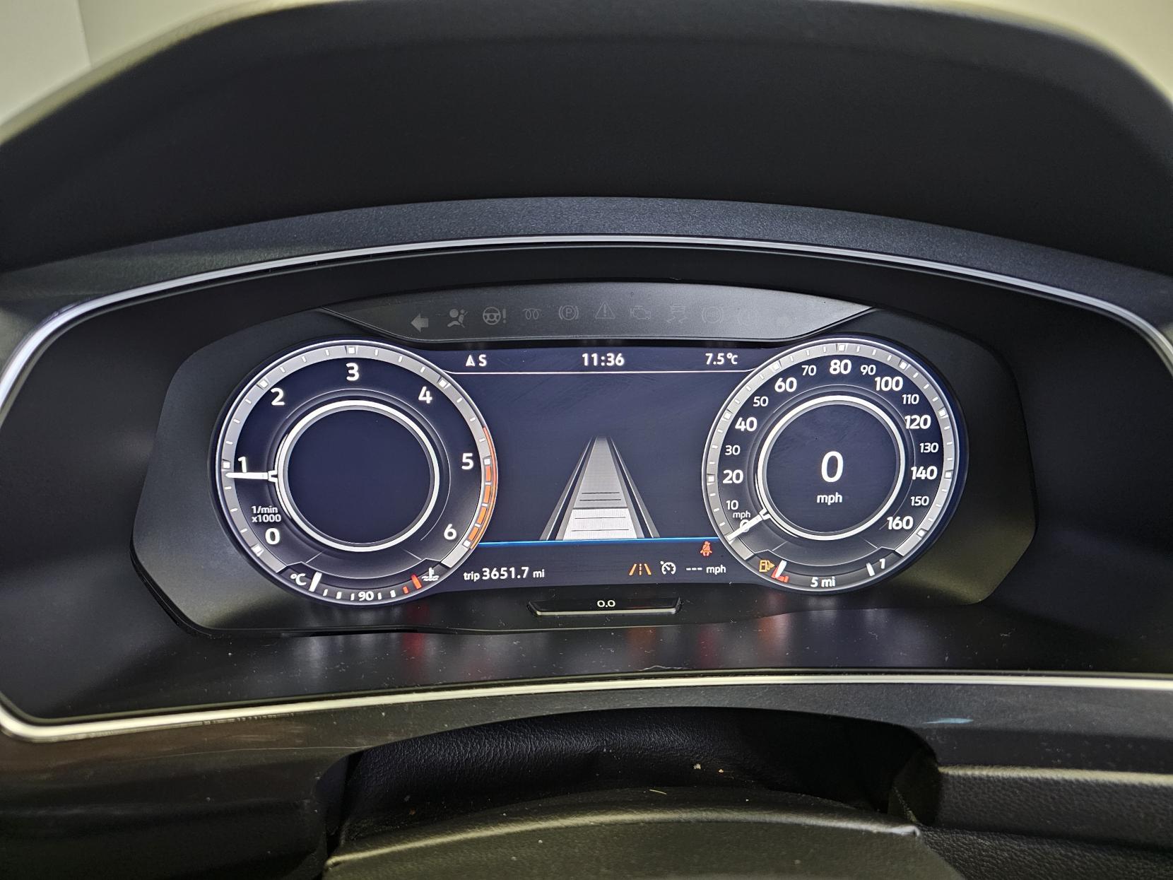 Volkswagen Tiguan 2.0 TDI R-Line SUV 5dr Diesel Manual Euro 6 (s/s) (150 ps)