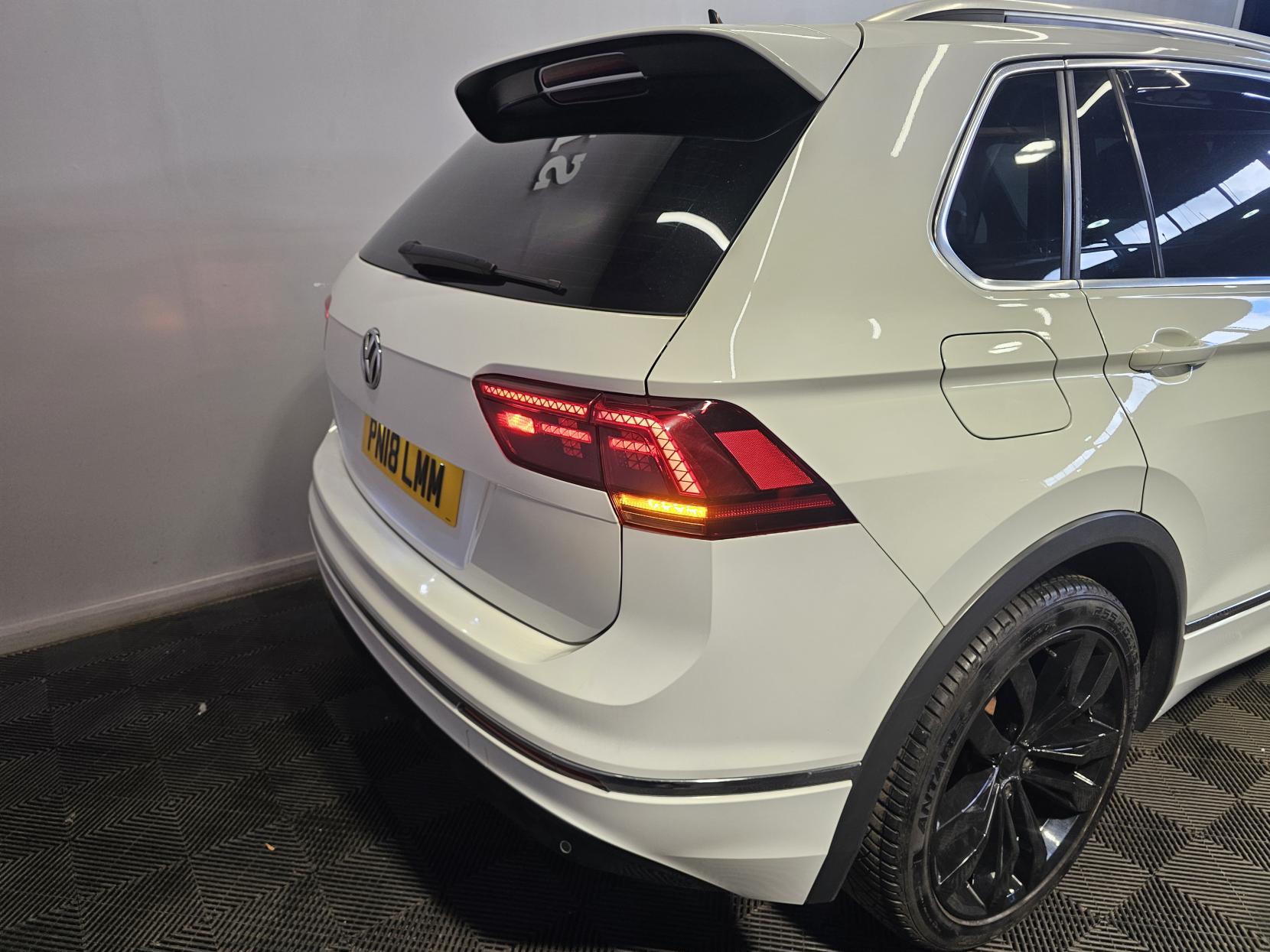 Volkswagen Tiguan 2.0 TDI R-Line SUV 5dr Diesel Manual Euro 6 (s/s) (150 ps)